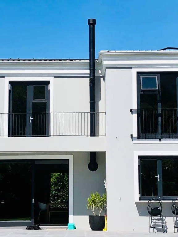 DINAK double wall black flue installation